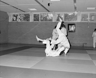 881456 Afbeelding van een cursus judo in de Sportschool Anton Geesink (Anton Geesinkstraat 13) te Utrecht.